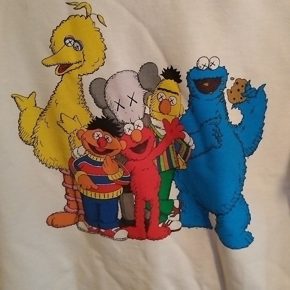 Uniqlo Sesame Street Sweatshirt - Small - Picture 2 of 3